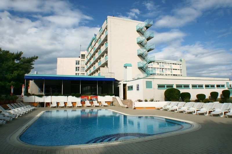 Hotel Pula Exterior photo