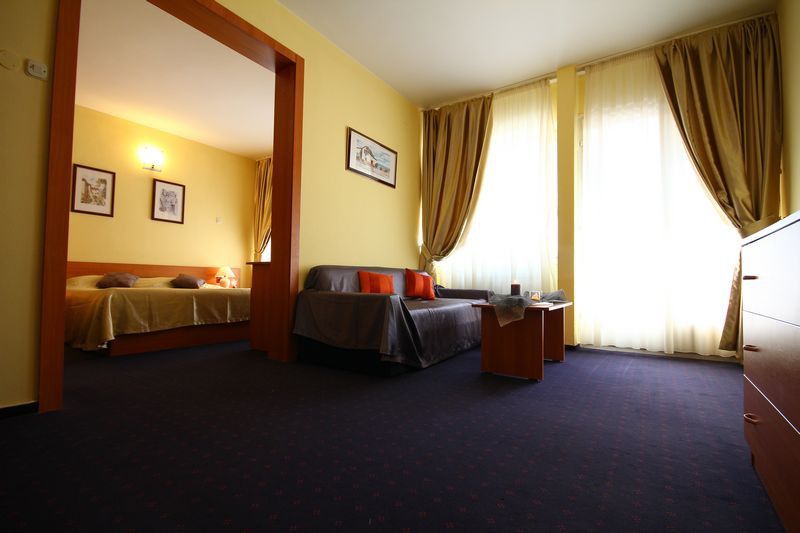 Hotel Pula Exterior photo
