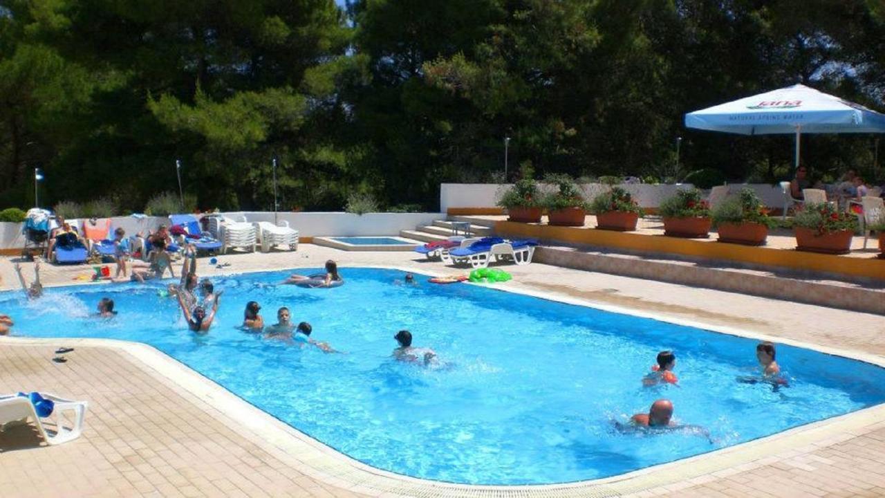 Hotel Pula Exterior photo